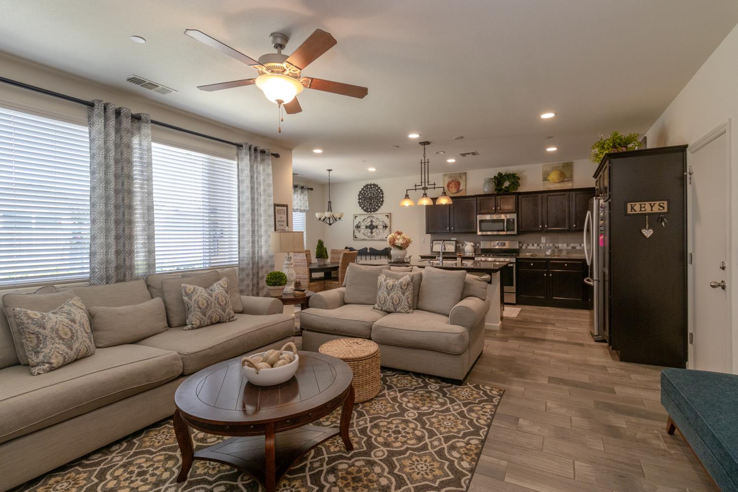 3971 Saginaw Ave, Clovis, CA 93619
