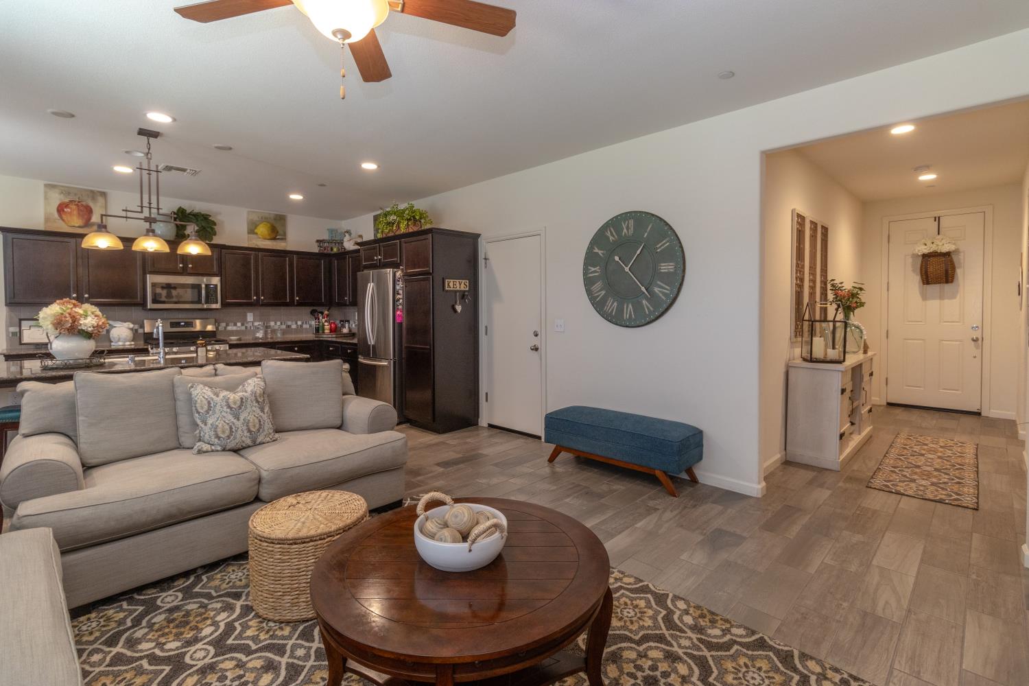3971 Saginaw Ave, Clovis, CA 93619