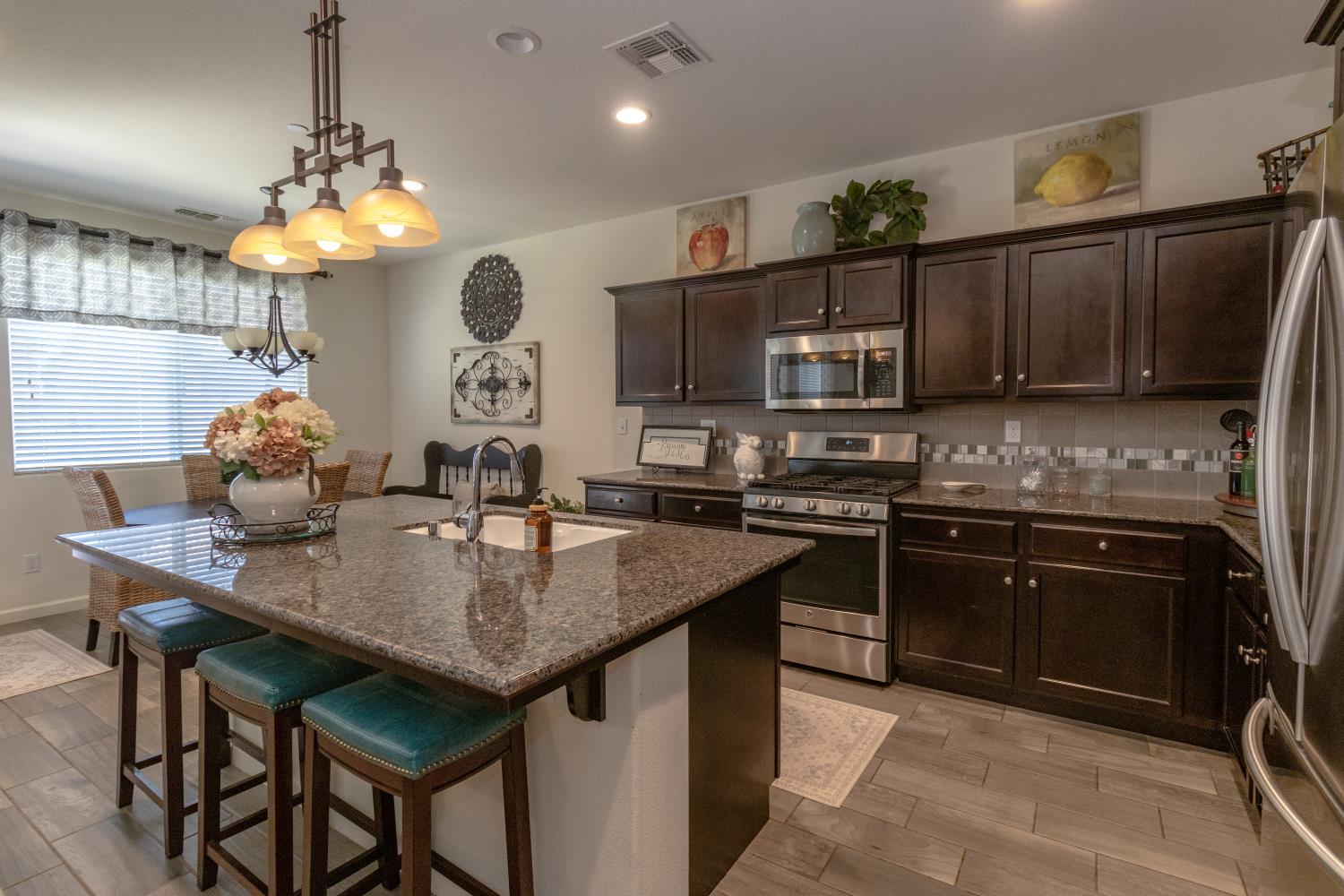 3971 Saginaw Ave, Clovis, CA 93619