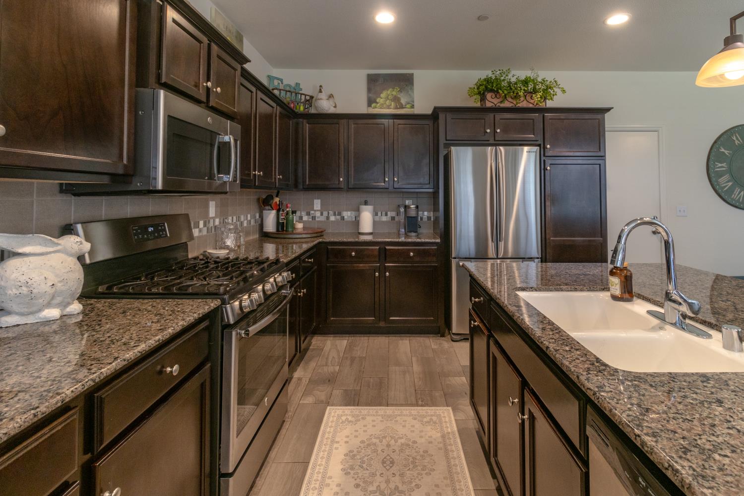 3971 Saginaw Ave, Clovis, CA 93619