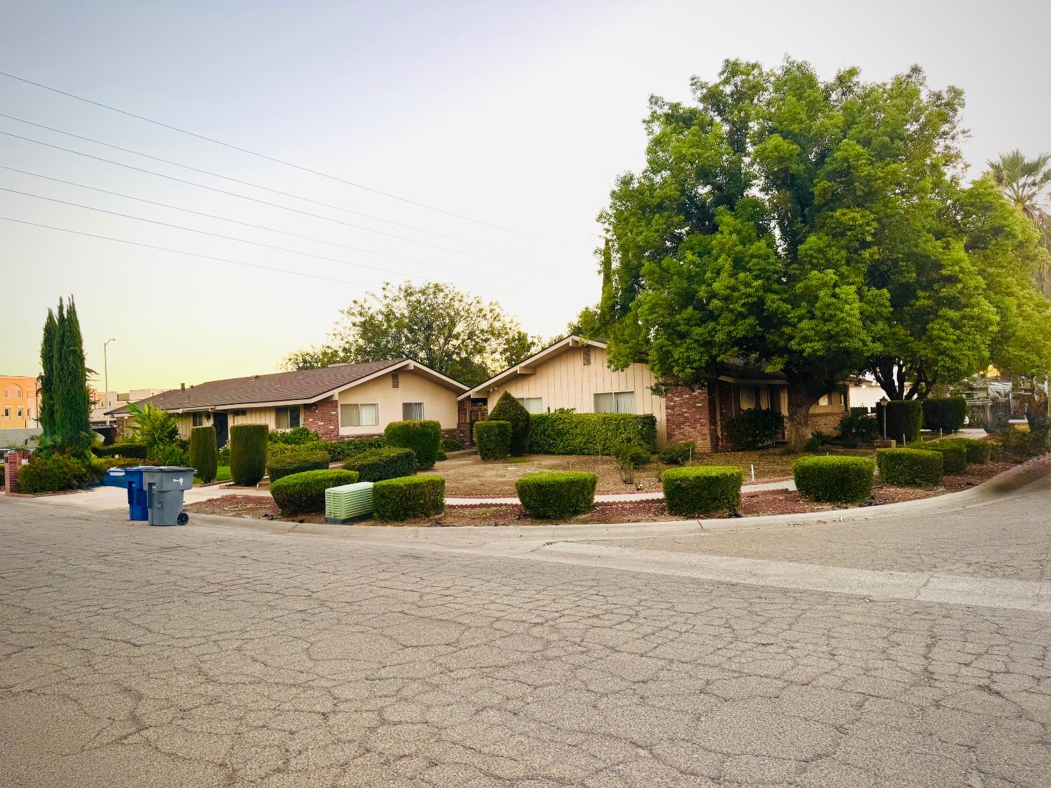 325 N Manila Ave, Fresno, CA 93727