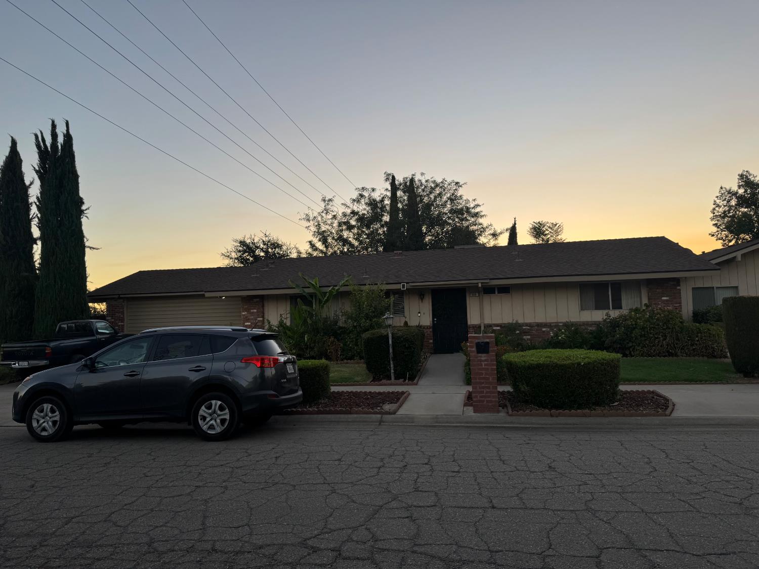 325 N Manila Ave, Fresno, CA 93727