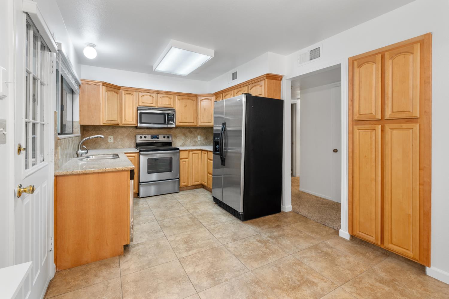 1739 W Santa Ana Ave, Fresno, CA 93705
