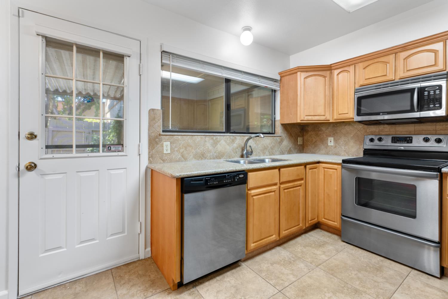 1739 W Santa Ana Ave, Fresno, CA 93705