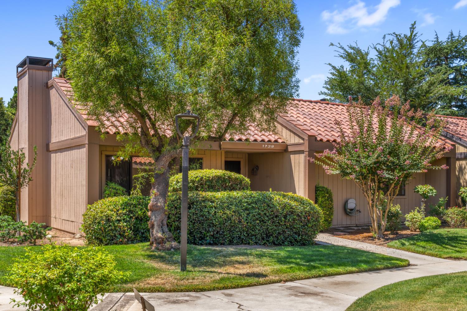 1739 W Santa Ana Ave, Fresno, CA 93705