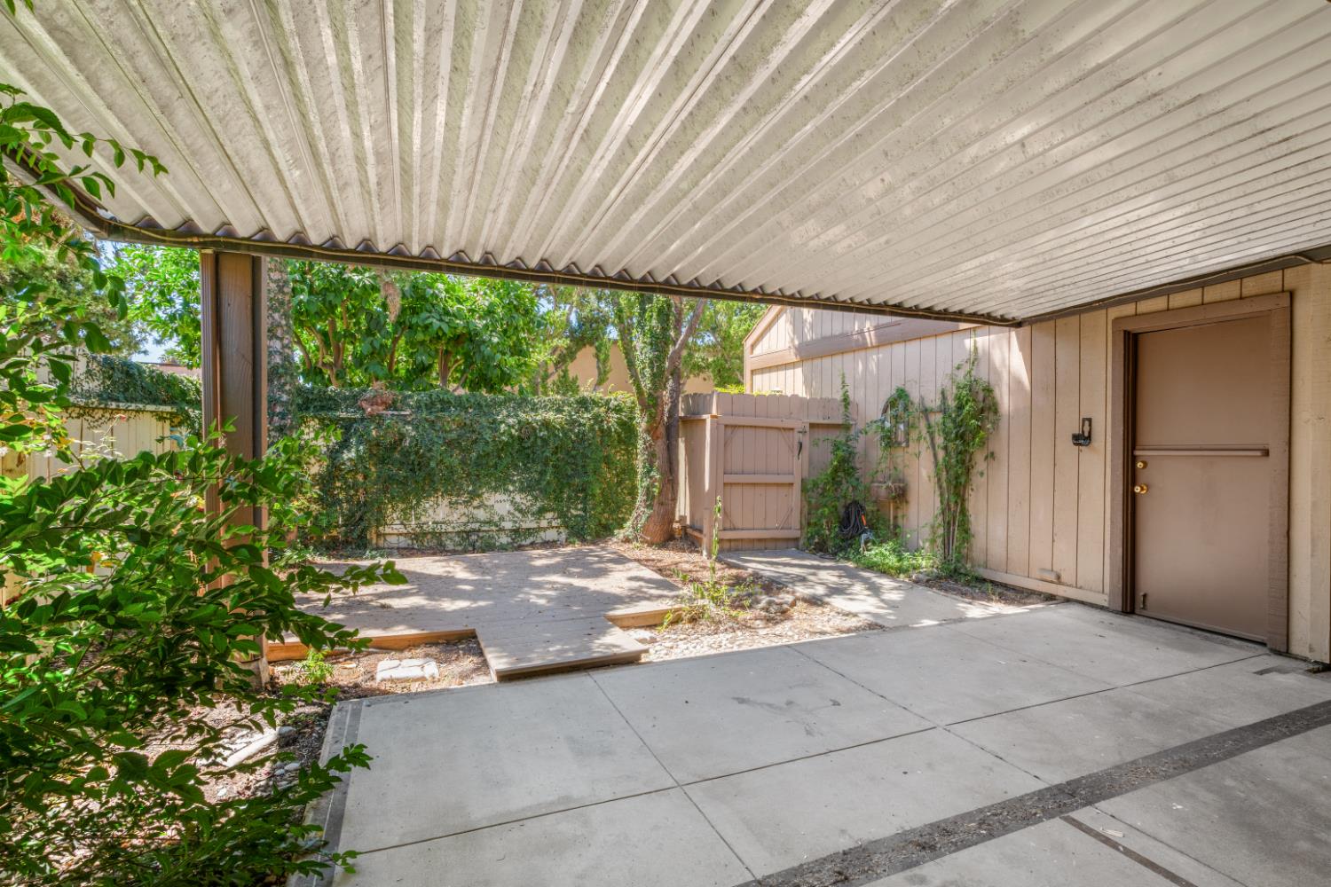 1739 W Santa Ana Ave, Fresno, CA 93705
