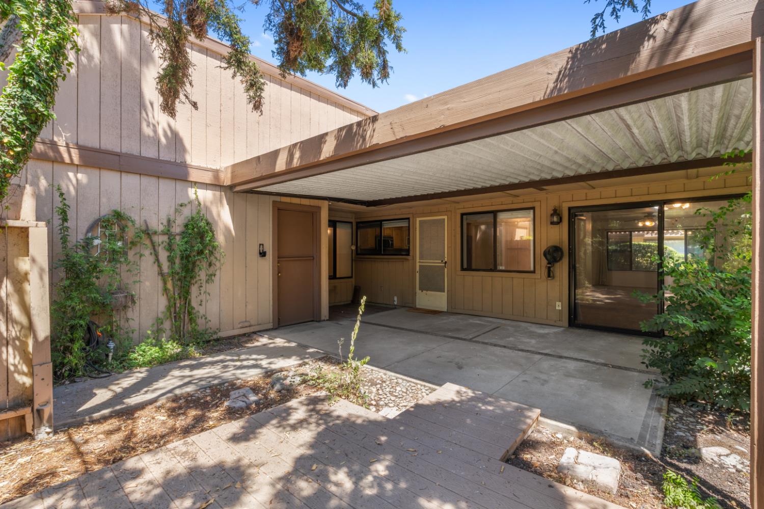 1739 W Santa Ana Ave, Fresno, CA 93705