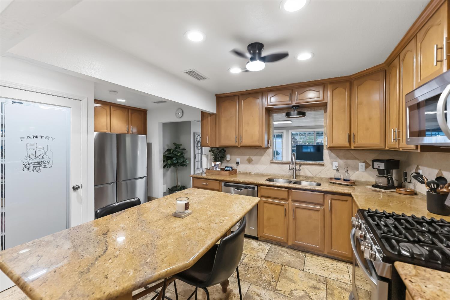 4733 E Richert Ave, Fresno, CA 93726