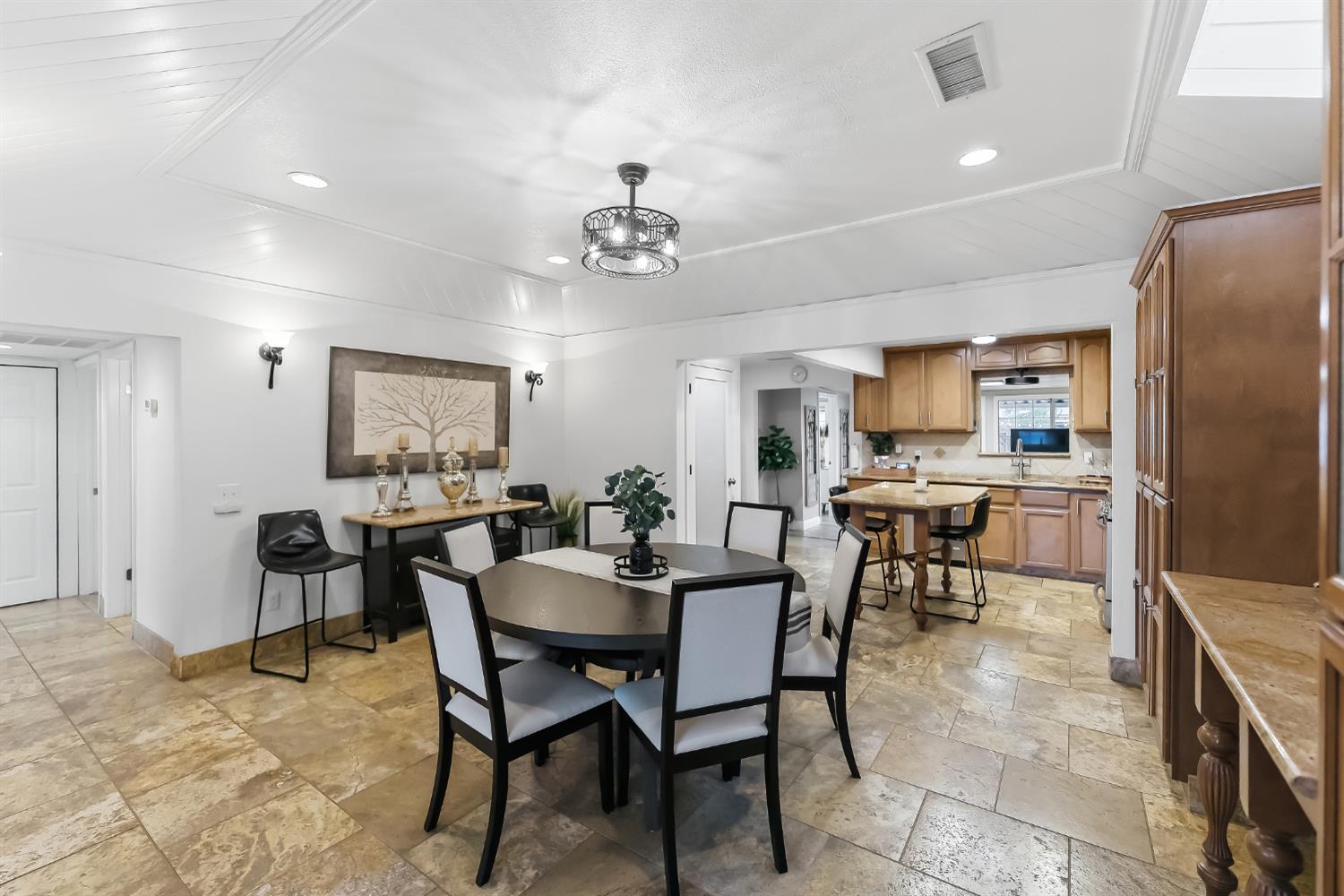 4733 E Richert Ave, Fresno, CA 93726