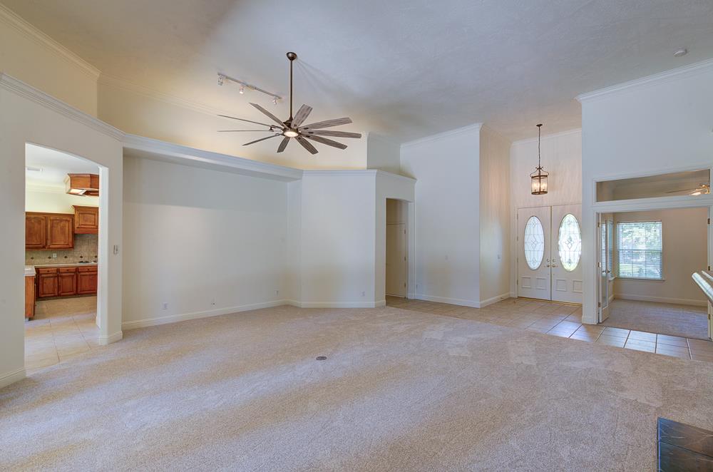 274 W Lester Ave, Clovis, CA 93619