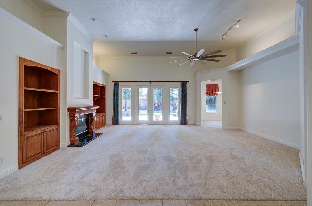274 W Lester Ave, Clovis, CA 93619