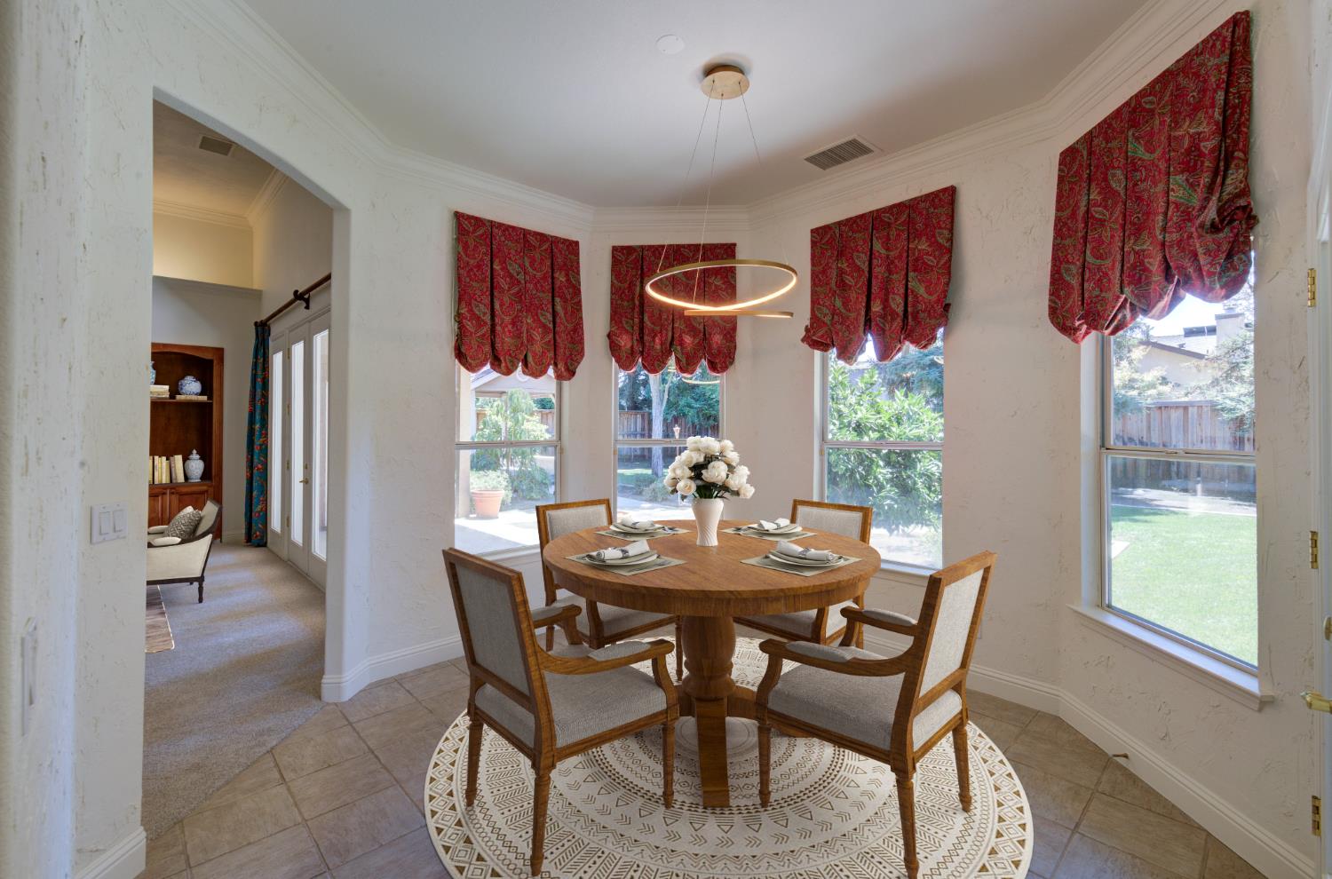 274 W Lester Ave, Clovis, CA 93619