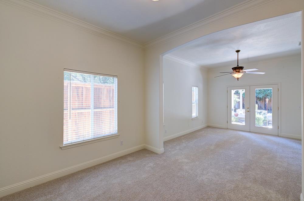 274 W Lester Ave, Clovis, CA 93619