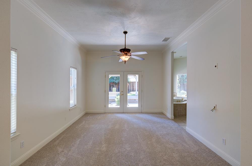 274 W Lester Ave, Clovis, CA 93619