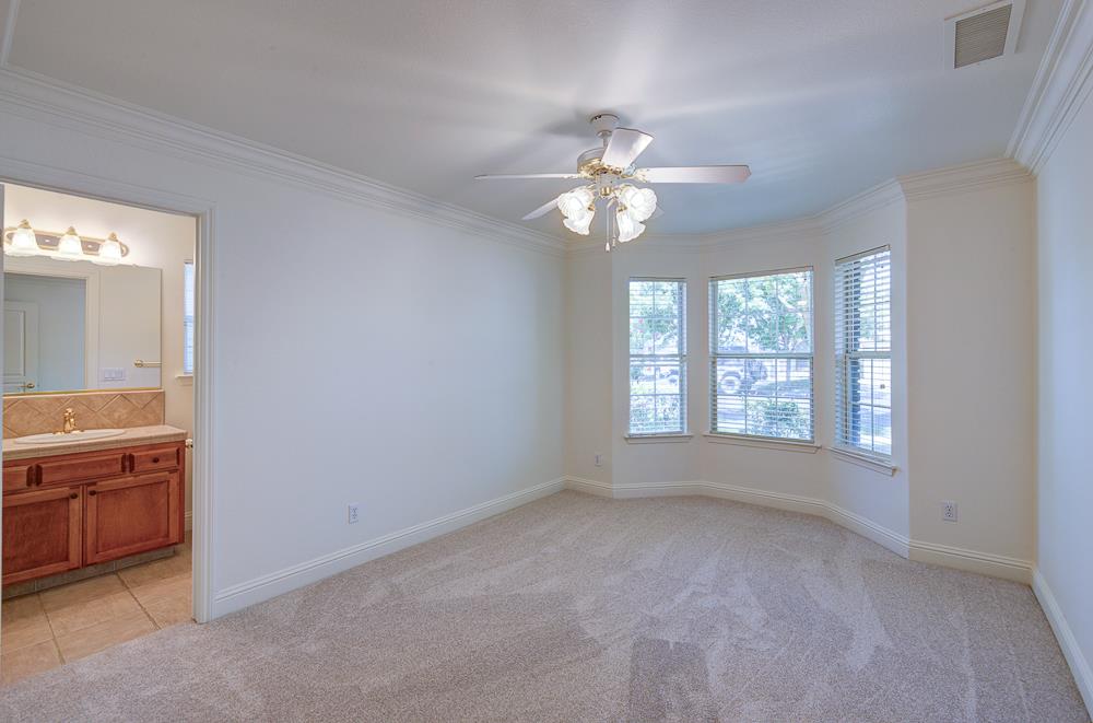 274 W Lester Ave, Clovis, CA 93619