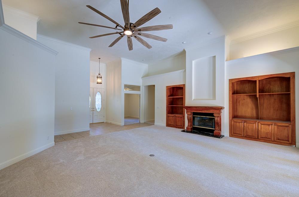 274 W Lester Ave, Clovis, CA 93619