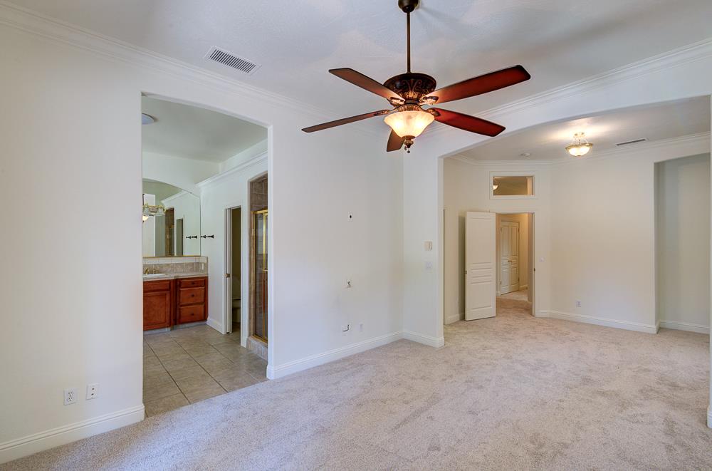 274 W Lester Ave, Clovis, CA 93619