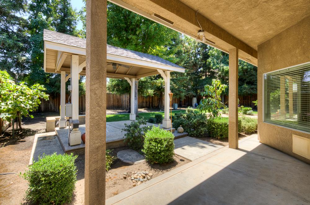 274 W Lester Ave, Clovis, CA 93619