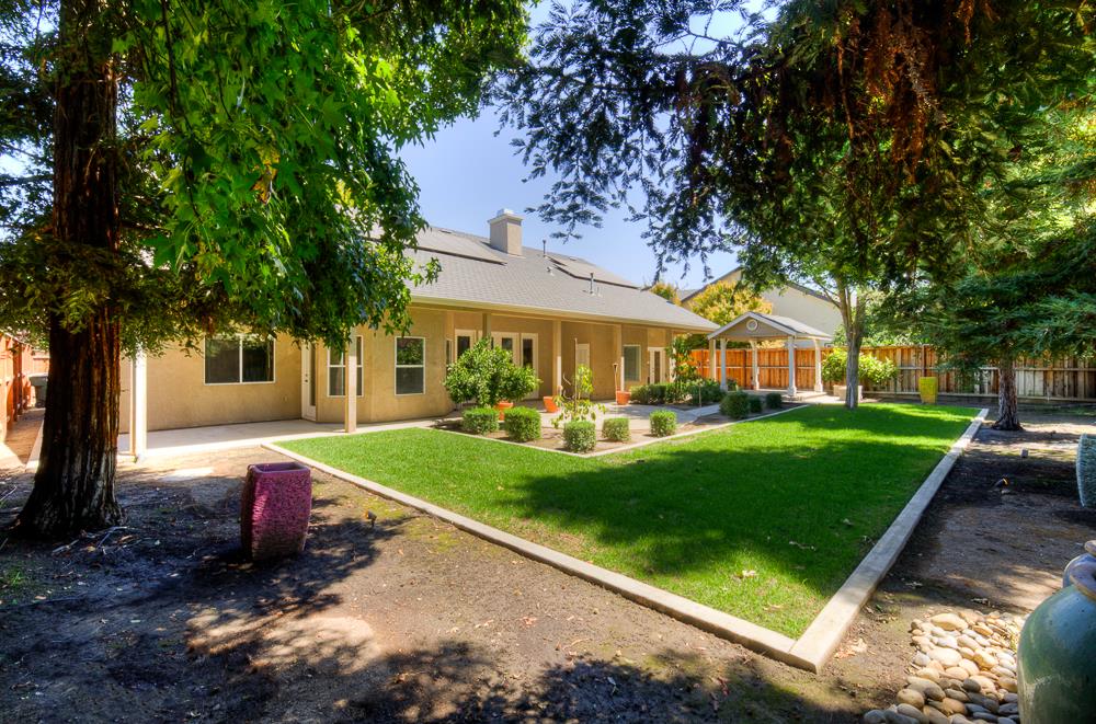274 W Lester Ave, Clovis, CA 93619