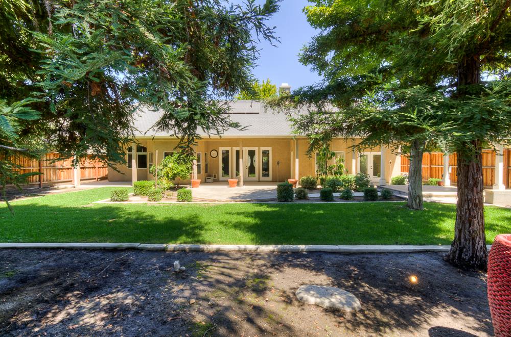 274 W Lester Ave, Clovis, CA 93619