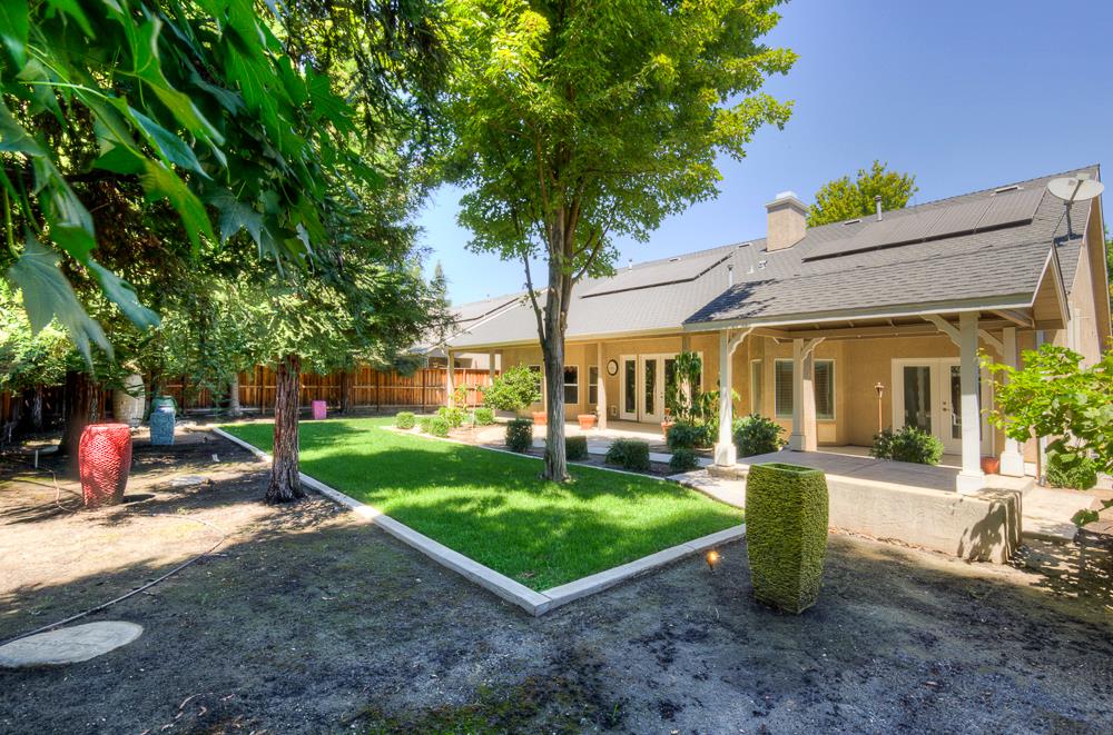 274 W Lester Ave, Clovis, CA 93619