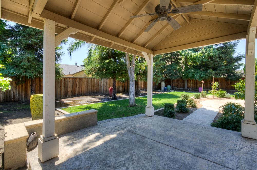 274 W Lester Ave, Clovis, CA 93619
