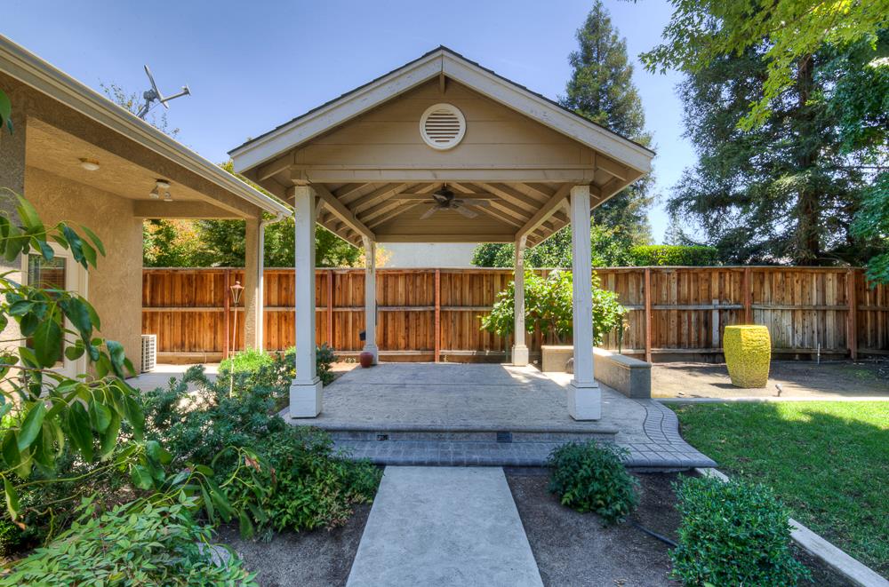 274 W Lester Ave, Clovis, CA 93619