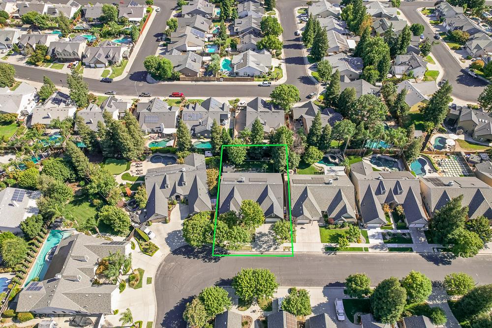 274 W Lester Ave, Clovis, CA 93619