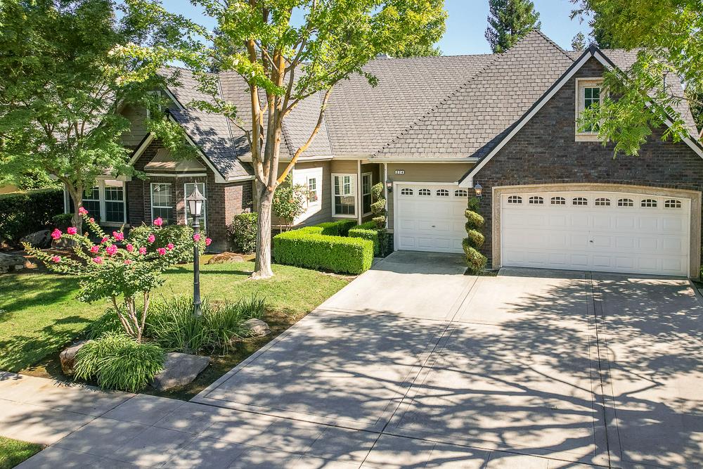 274 W Lester Ave, Clovis, CA 93619