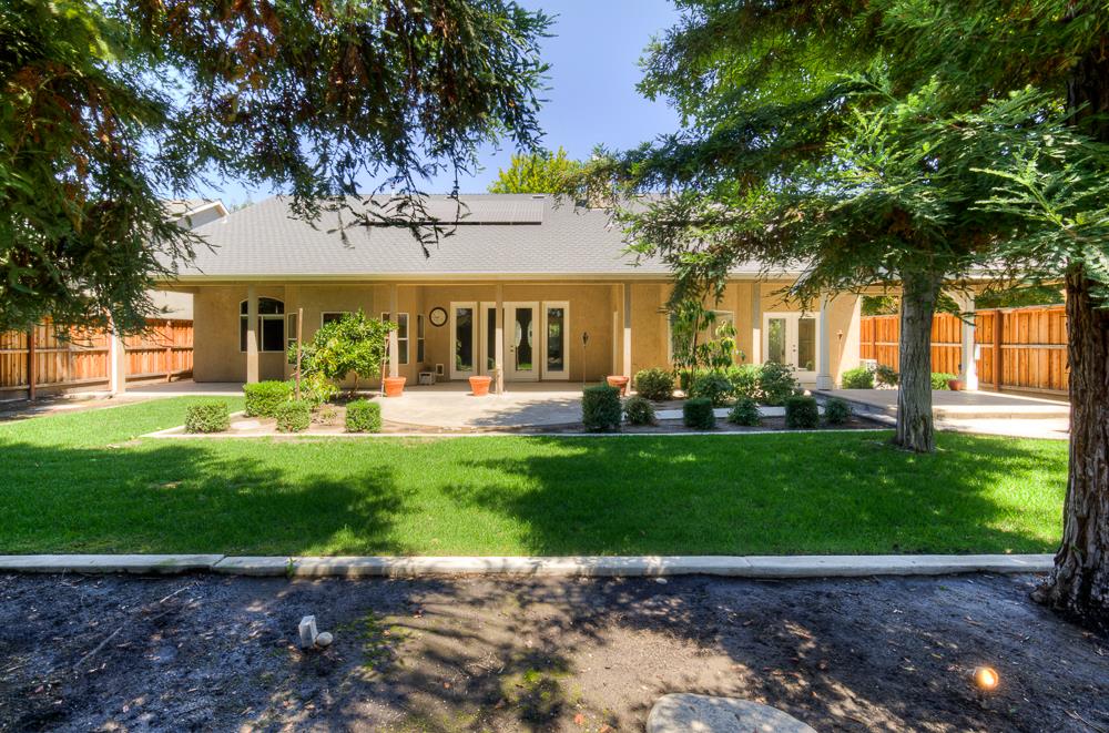274 W Lester Ave, Clovis, CA 93619