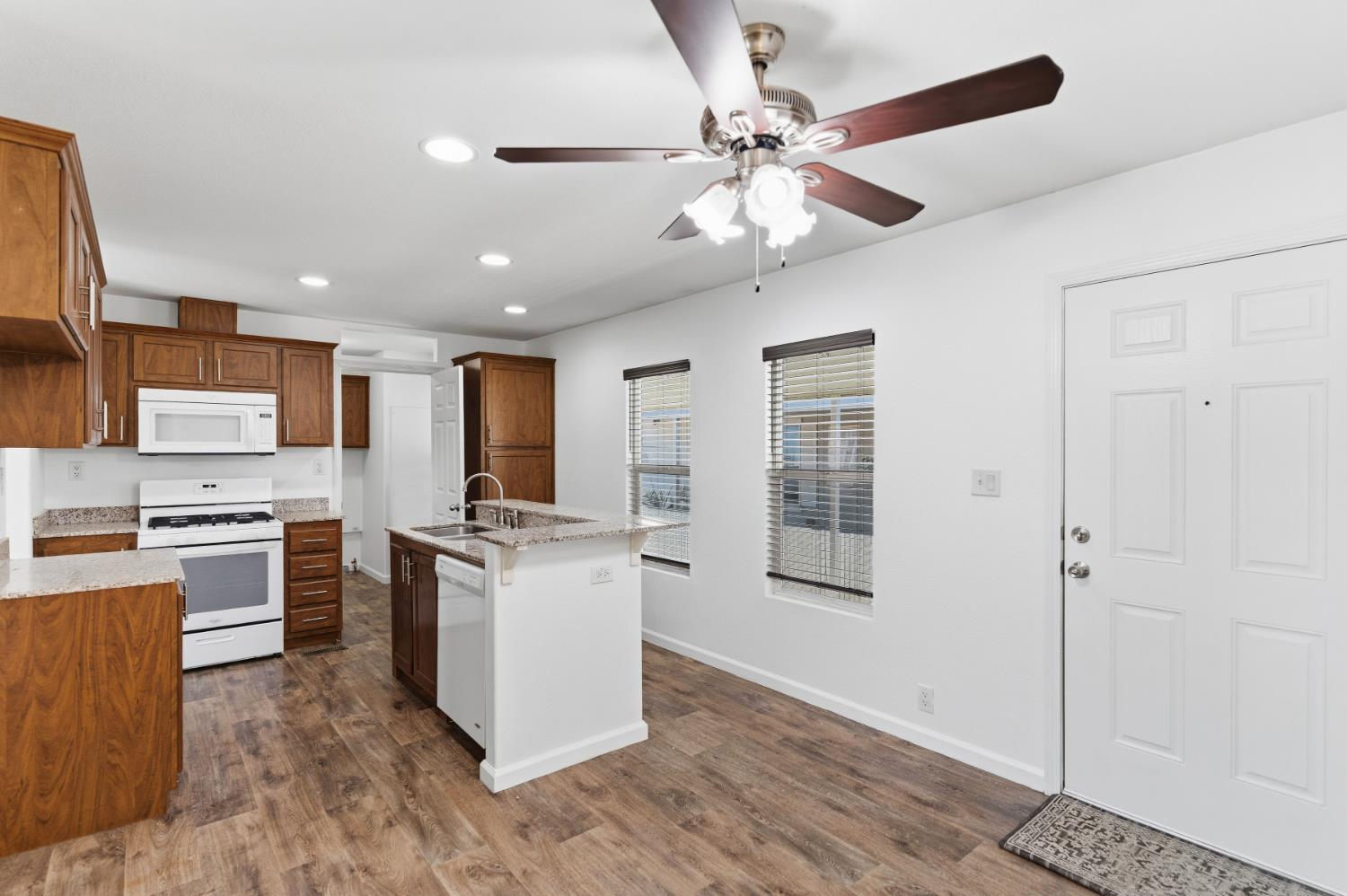 105 W Herndon Ave #73, Fresno, CA 93650