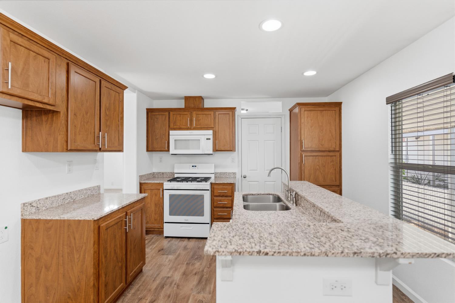 105 W Herndon Ave #73, Fresno, CA 93650