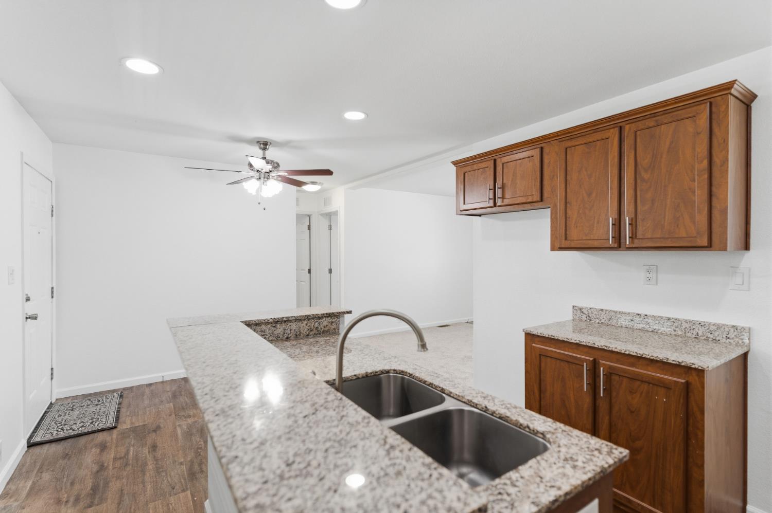 105 W Herndon Ave #73, Fresno, CA 93650
