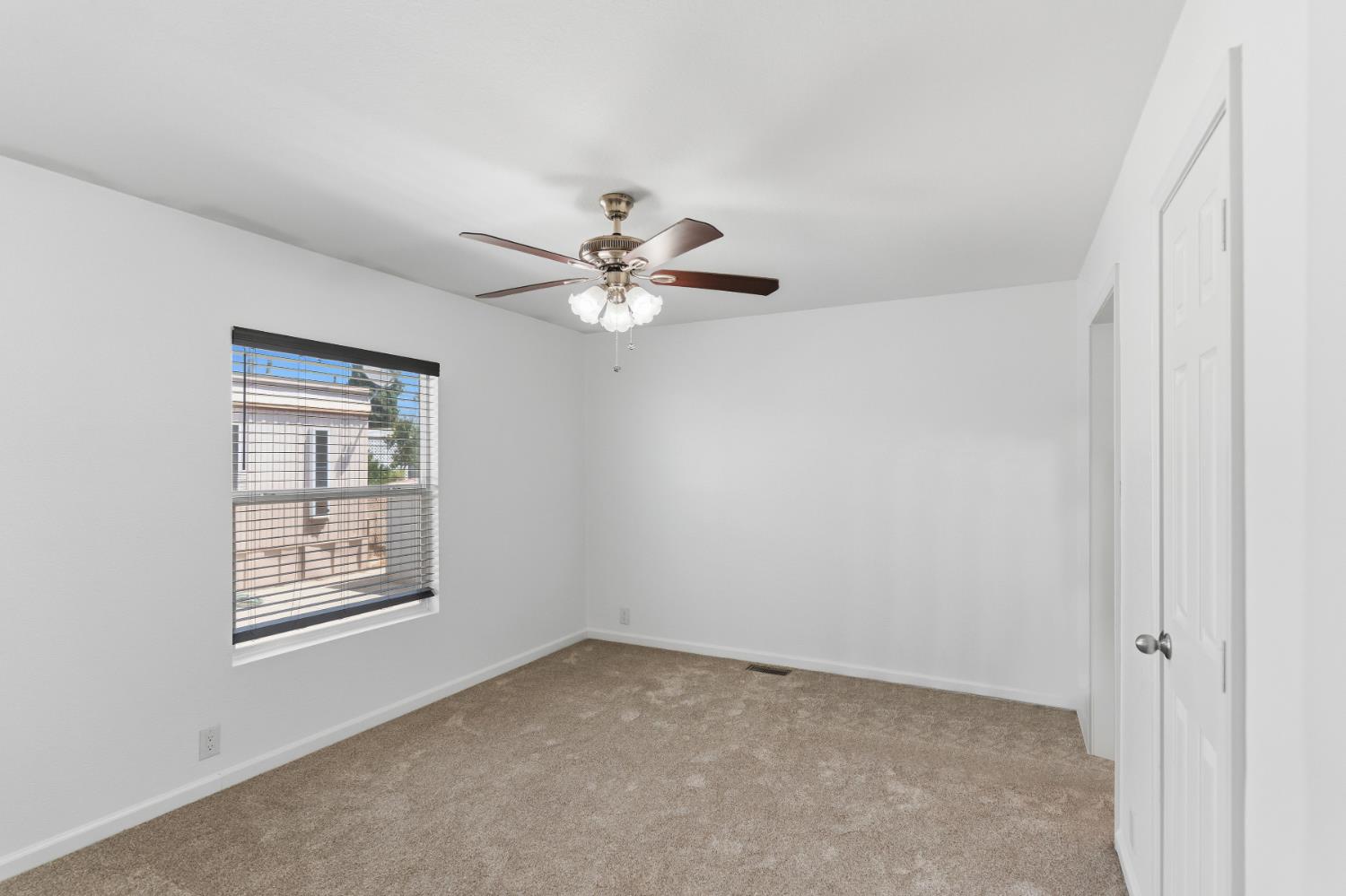105 W Herndon Ave #73, Fresno, CA 93650