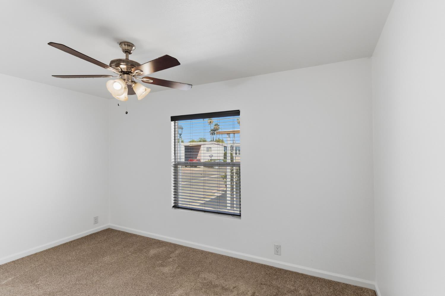 105 W Herndon Ave #73, Fresno, CA 93650