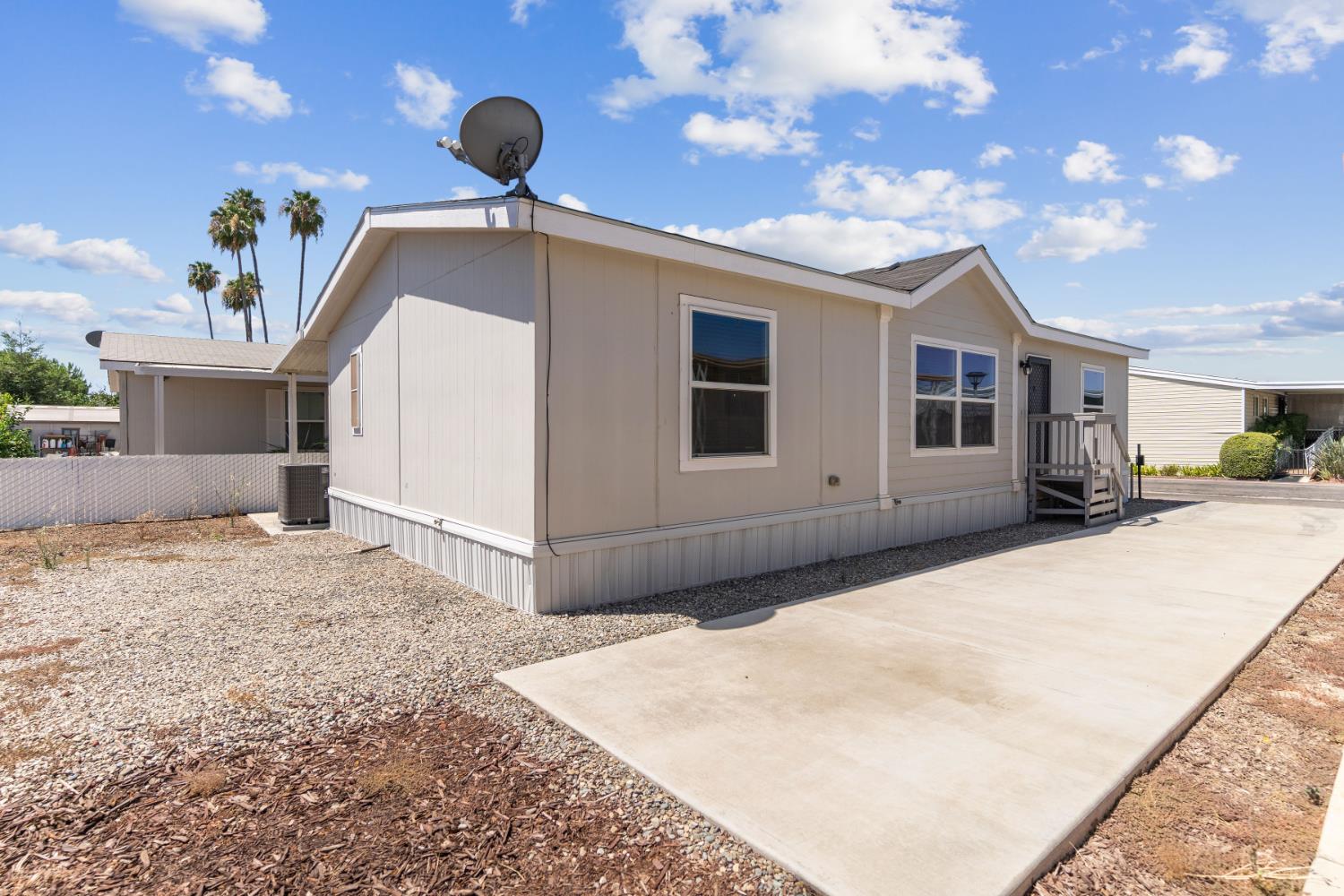 105 W Herndon Ave #73, Fresno, CA 93650