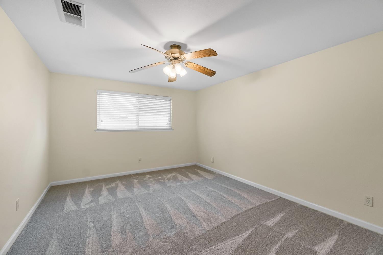 3003 W Wellington Ln, Fresno, CA 93711