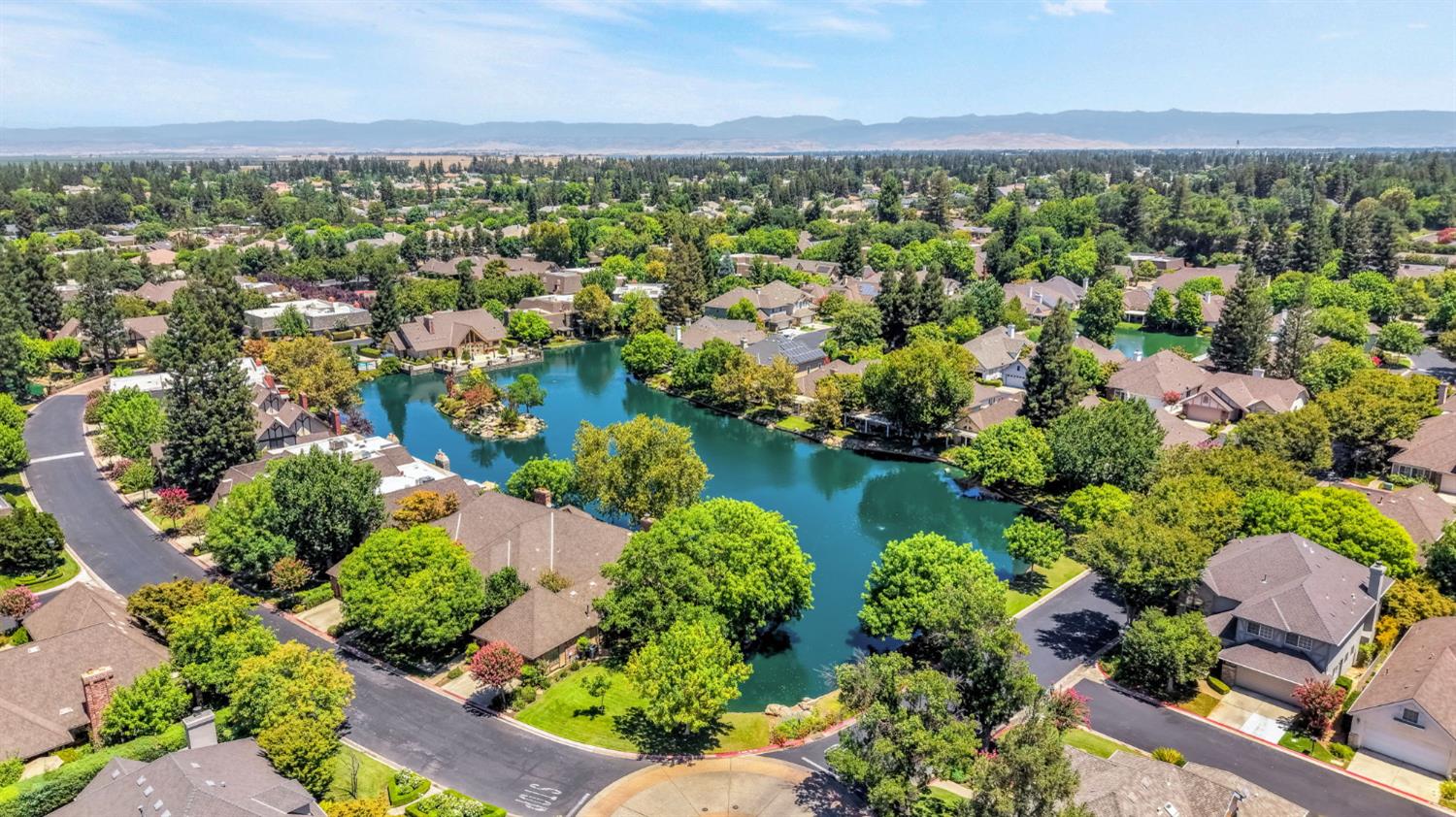 3003 W Wellington Ln, Fresno, CA 93711
