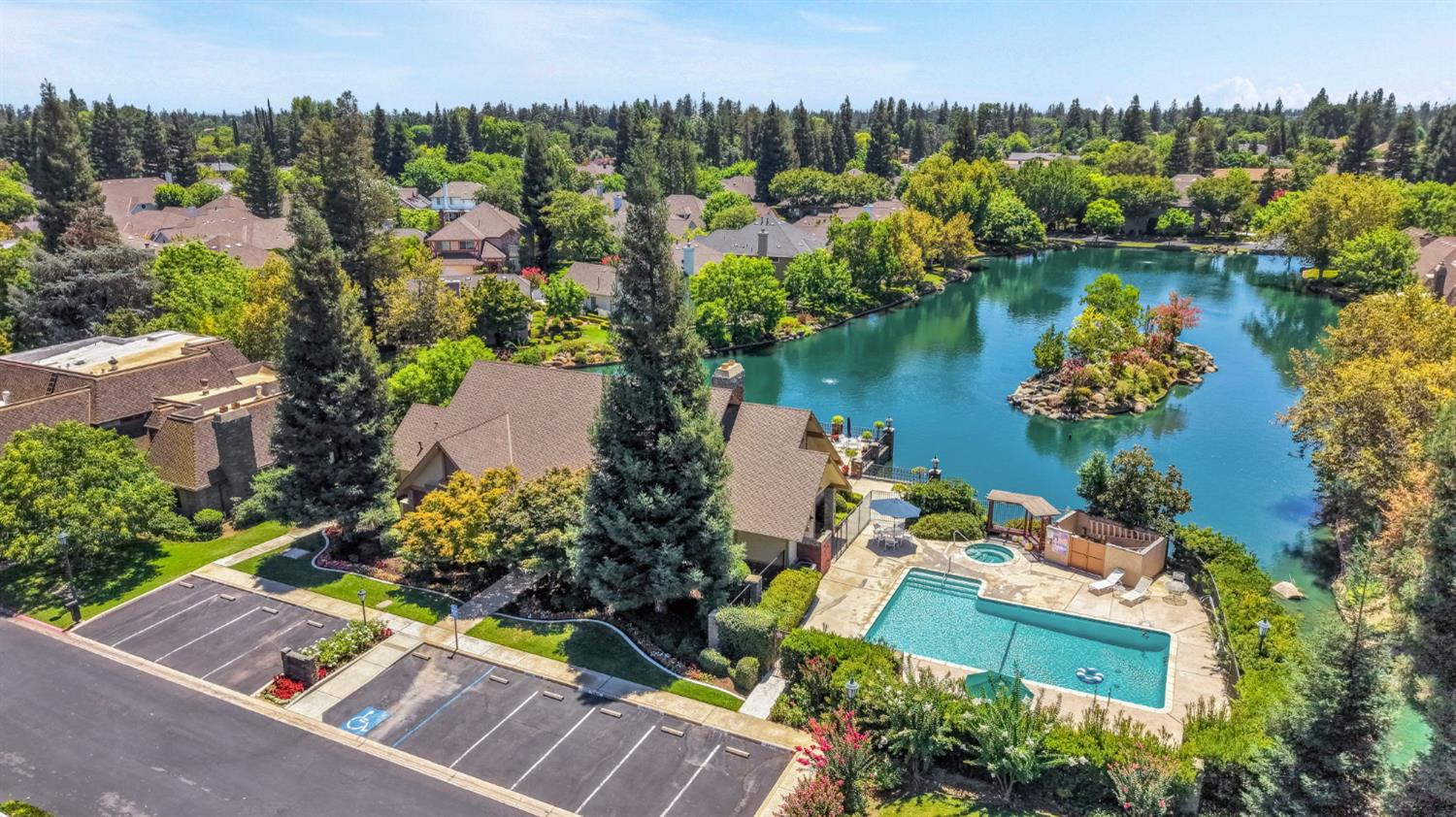 3003 W Wellington Ln, Fresno, CA 93711