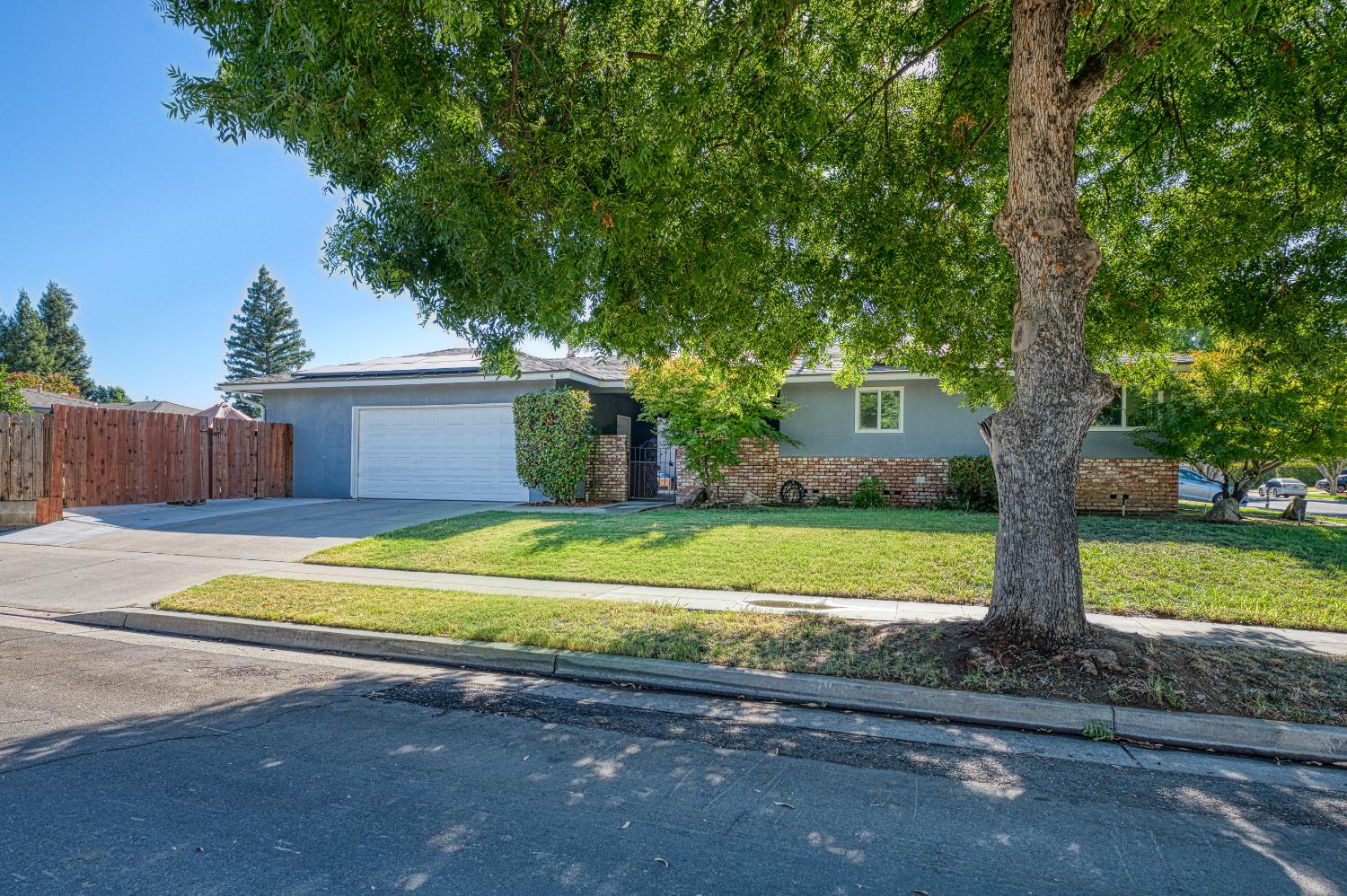 3333 E Ellery Ave, Fresno, CA 93710
