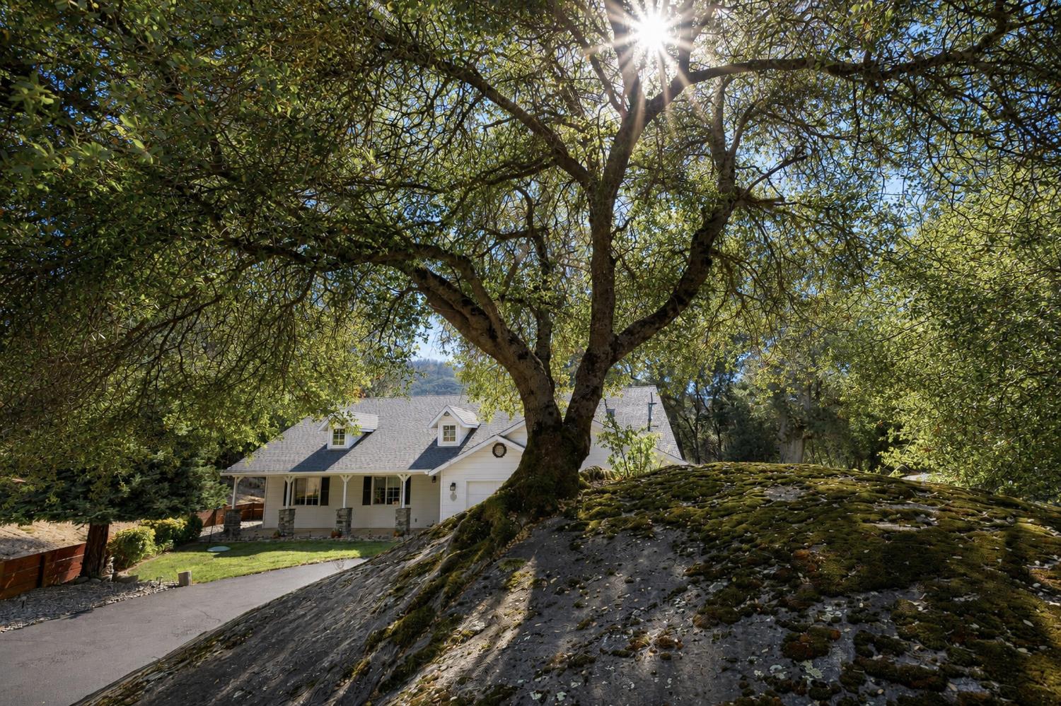 41124 Deer Creek Dr, Oakhurst, CA 93644