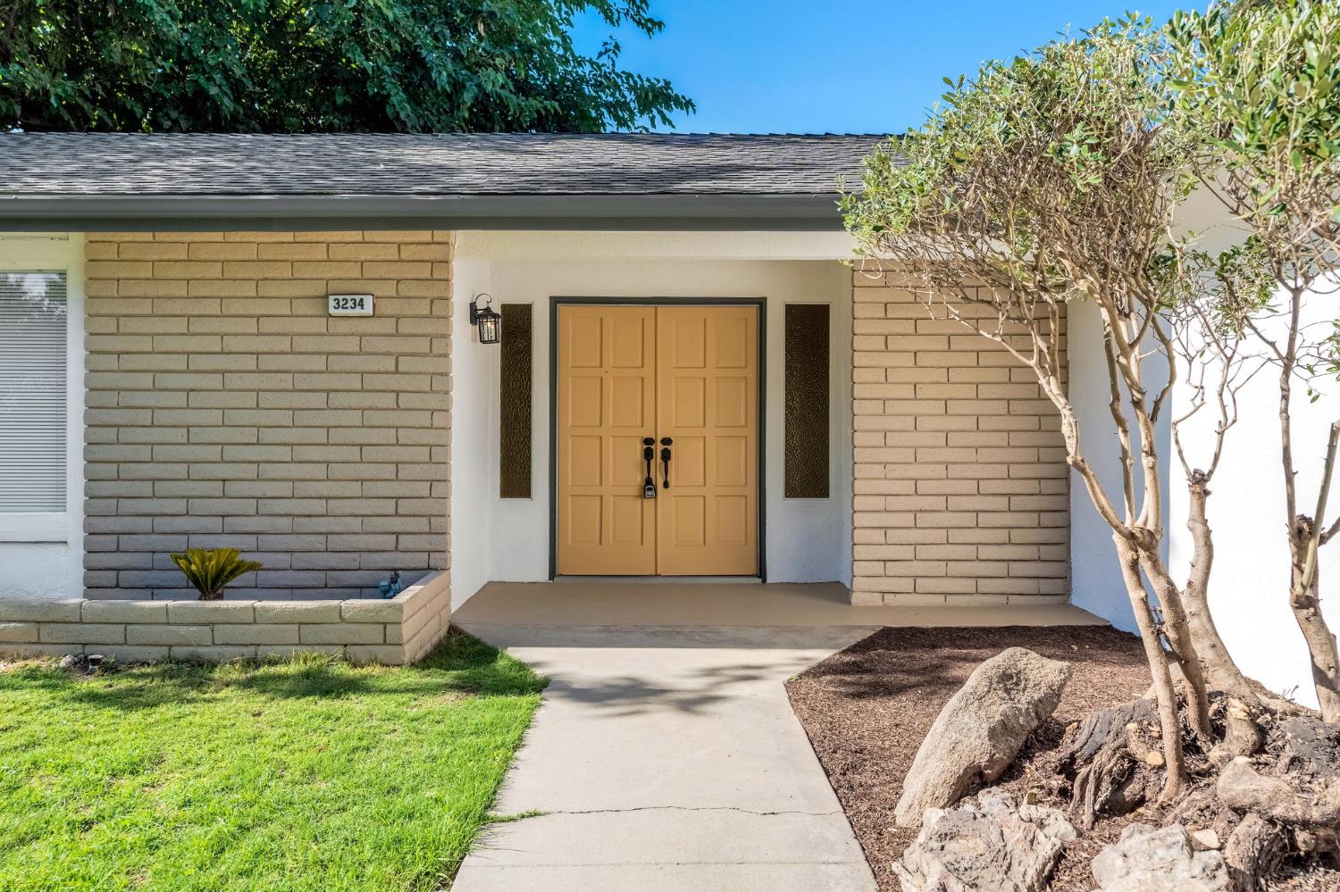 3234 E Palo Alto Ave, Fresno, CA 93710