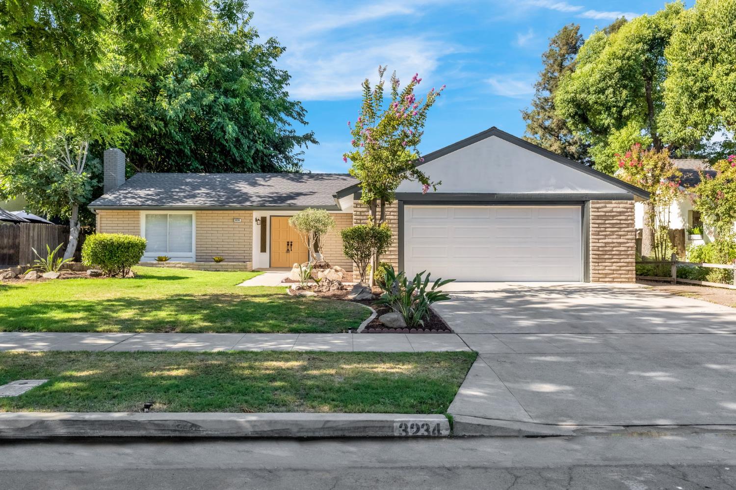 3234 Palo Alto Ave, Fresno, CA 93710