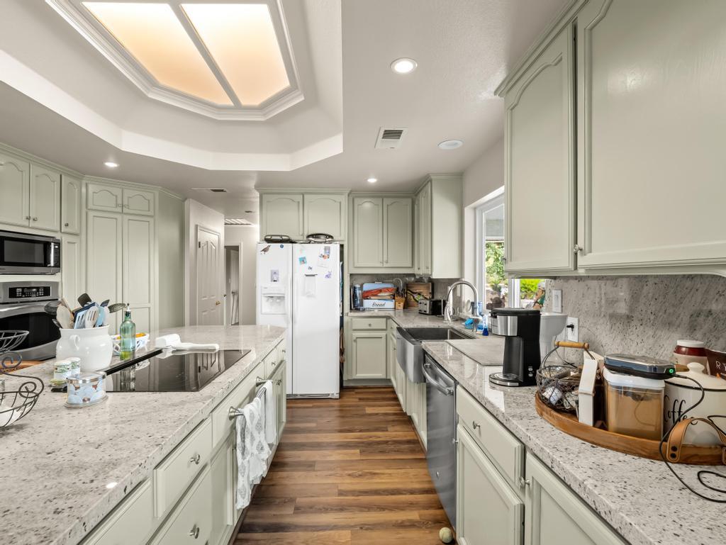 16150 E Mckinley Ave, Sanger, CA 93657