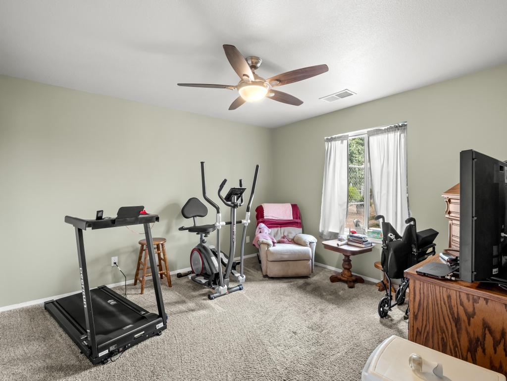 16150 E Mckinley Ave, Sanger, CA 93657