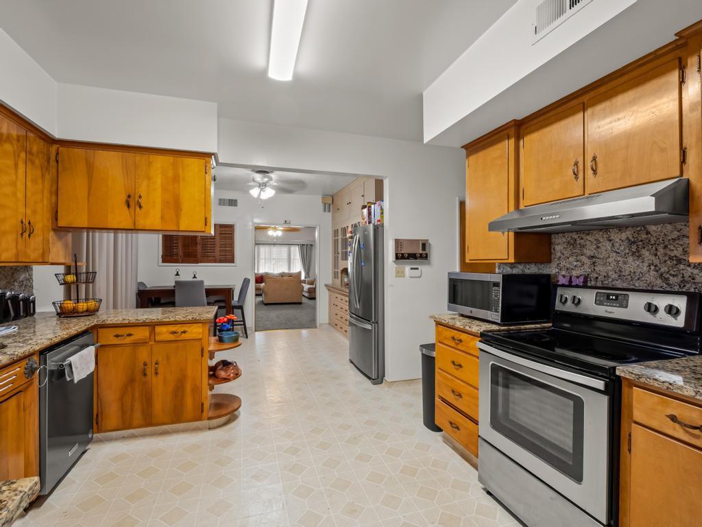 16150 E Mckinley Ave, Sanger, CA 93657