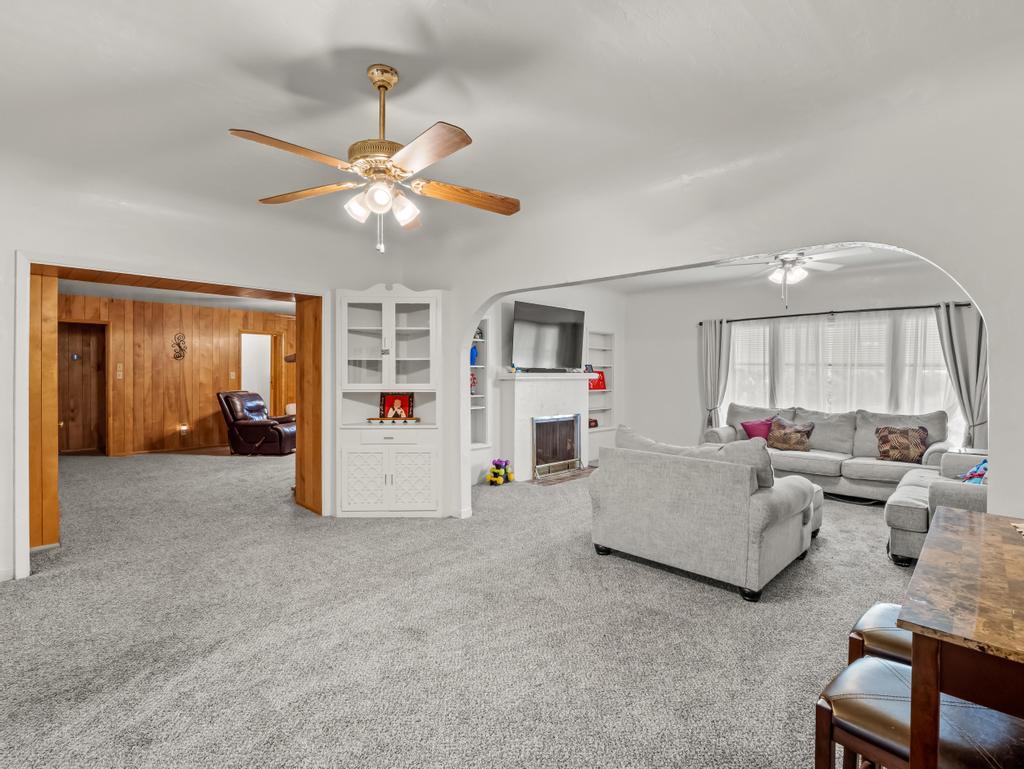 16150 E Mckinley Ave, Sanger, CA 93657