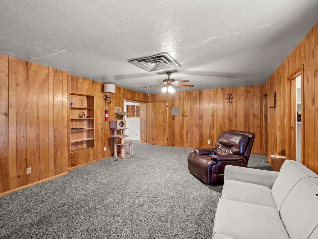 16150 E Mckinley Ave, Sanger, CA 93657