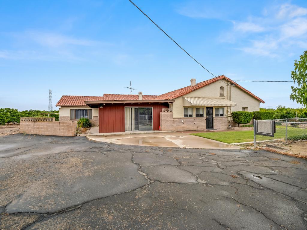 16150 E Mckinley Ave, Sanger, CA 93657