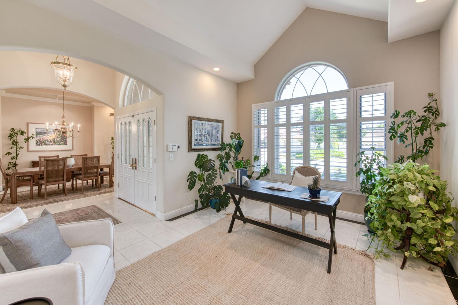 856 E Sutton Dr, Fresno, CA 93720